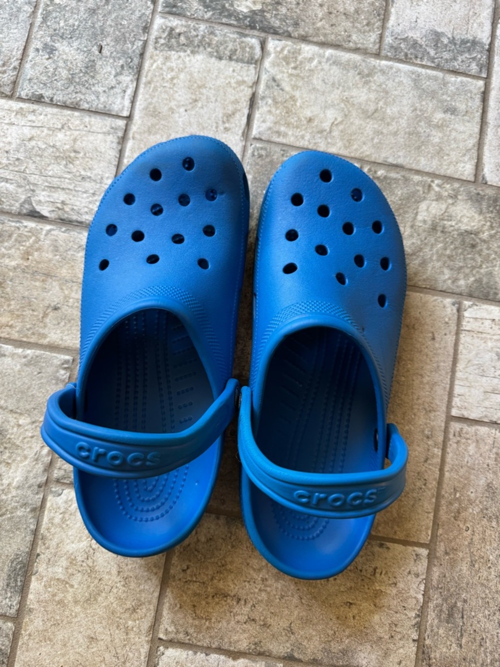 CROCS Classic Clog in Bright Blue